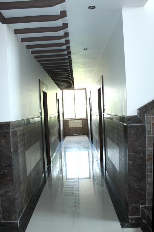 Oyo 4316 Hotel Sai Empire Ширди Экстерьер фото