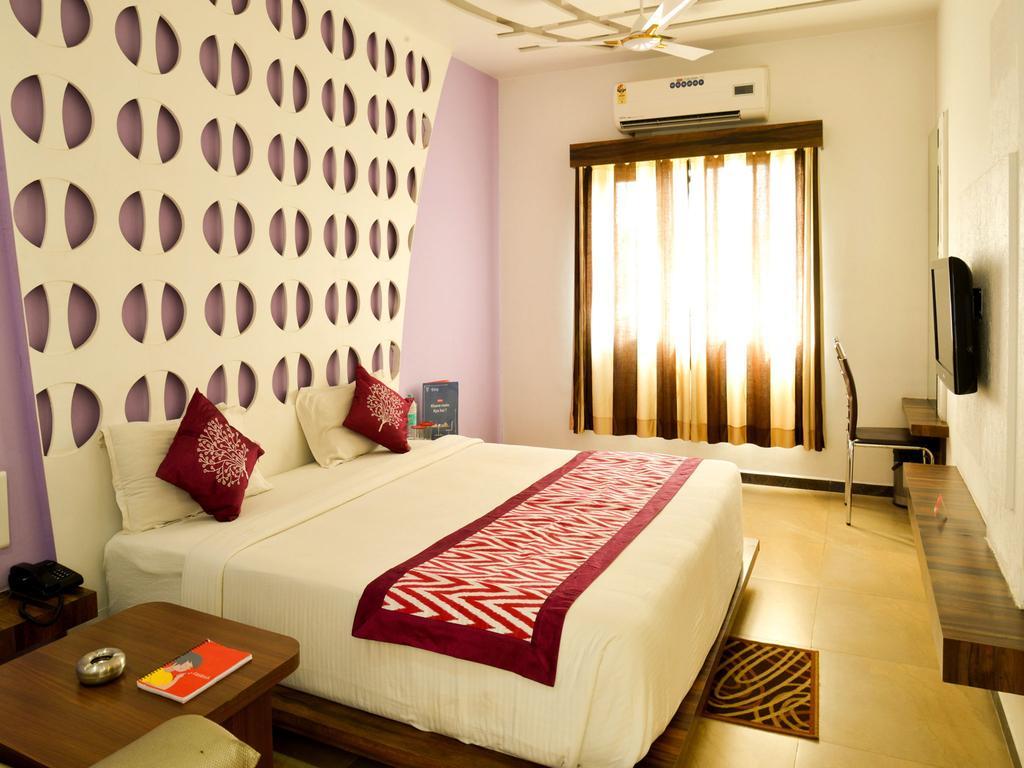Oyo 4316 Hotel Sai Empire Ширди Экстерьер фото